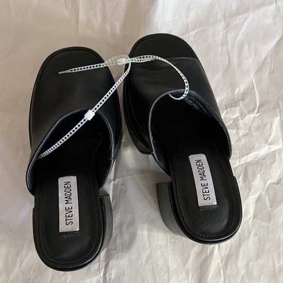 Steve Madden Cagey Leather Double Platform Sandals. - Picture 5 of 11